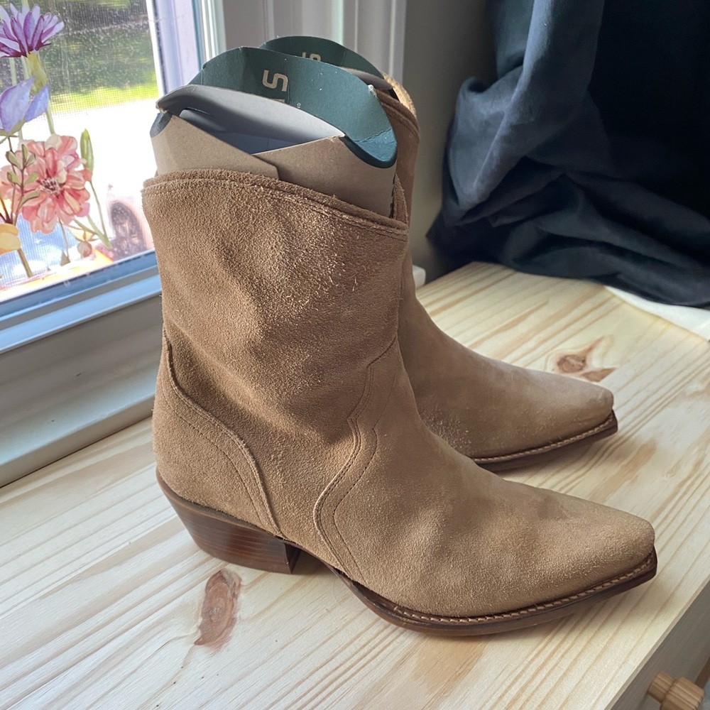 Tecovas the Dakota desert tan suede size 7.5